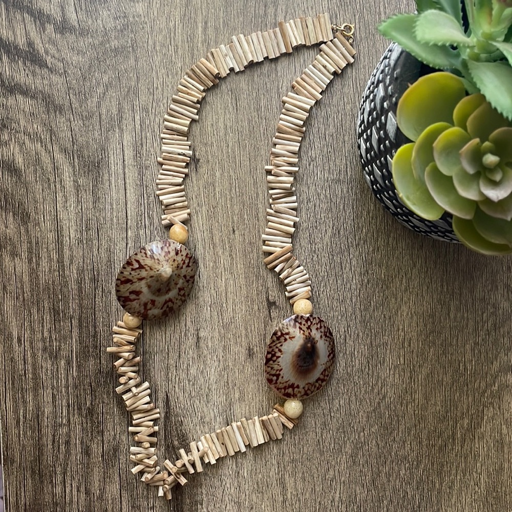 Shell and Wood Necklace